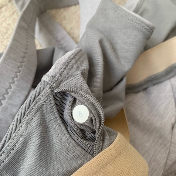 Lululemon Tank Top - size 6 - Picture 5 of 5